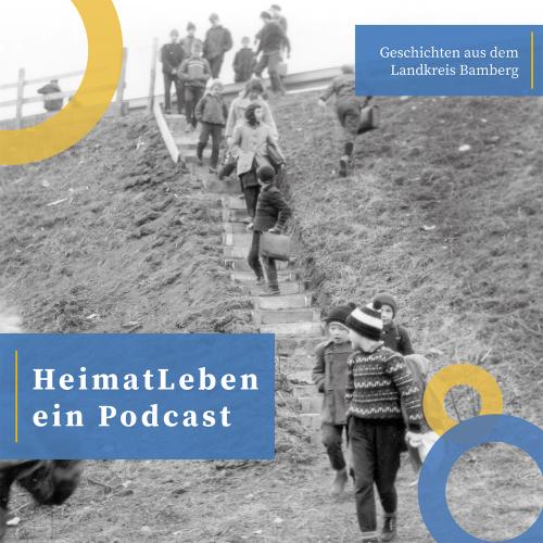 Podcastbild: Kinder luafen einen aufgeschütteten Sandhügel herab